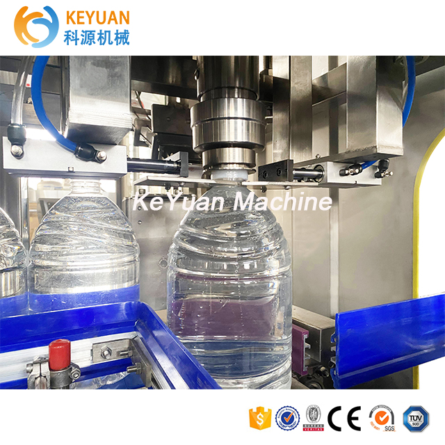 Bottle capping machine